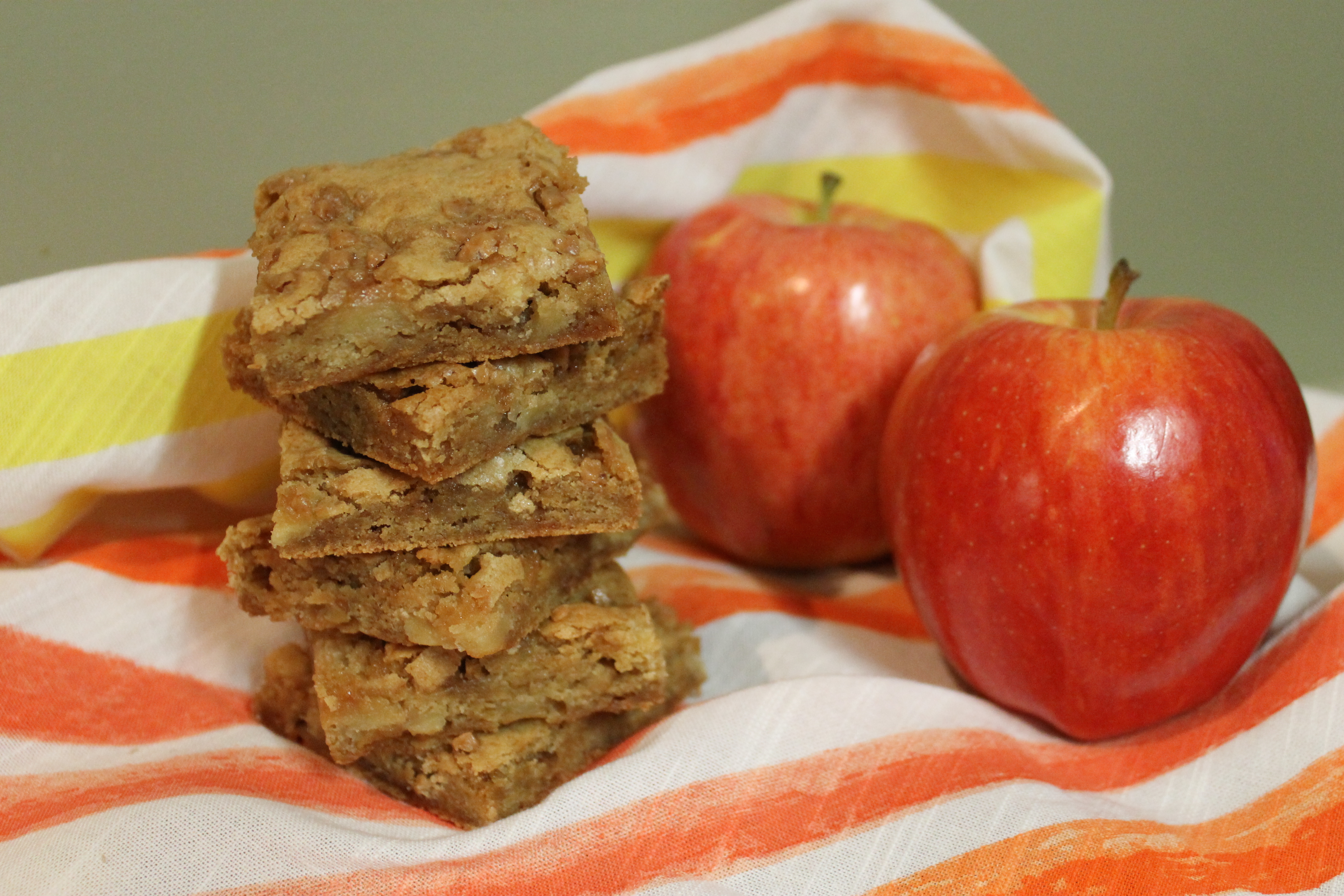 Apple Toffee Blondies